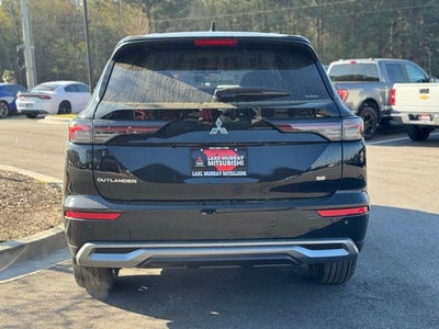 2026 Mitsubishi Outlander Base