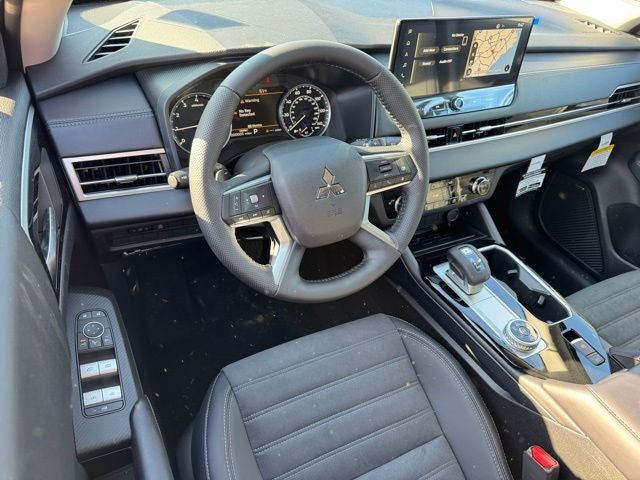 2026 Mitsubishi Outlander Base