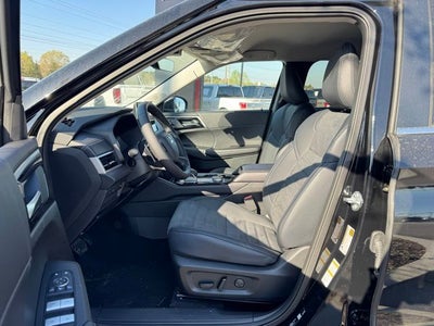 2026 Mitsubishi Outlander Base