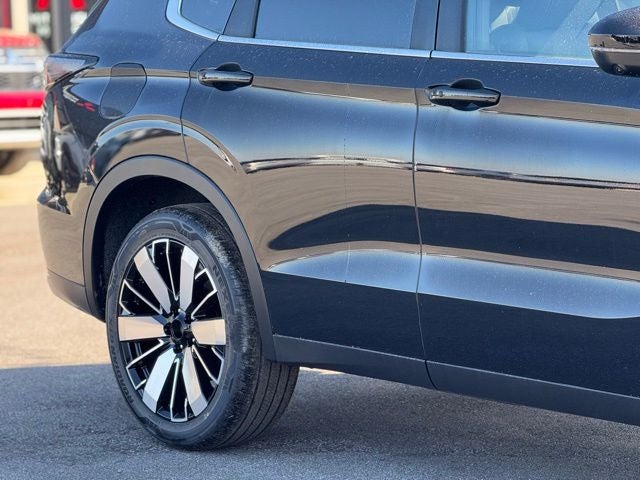 2026 Mitsubishi Outlander Base