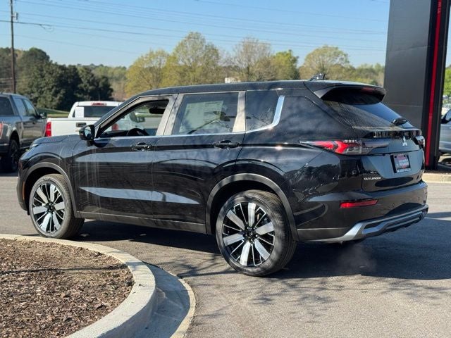 2026 Mitsubishi Outlander Base