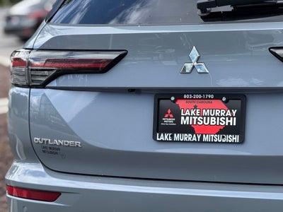 2025 Mitsubishi Outlander Base