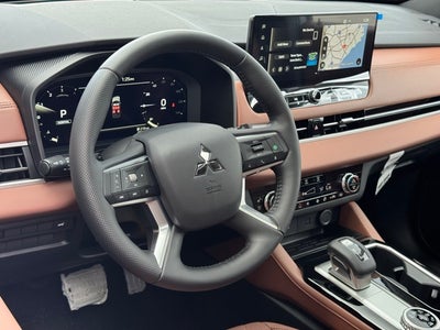 2025 Mitsubishi Outlander Base