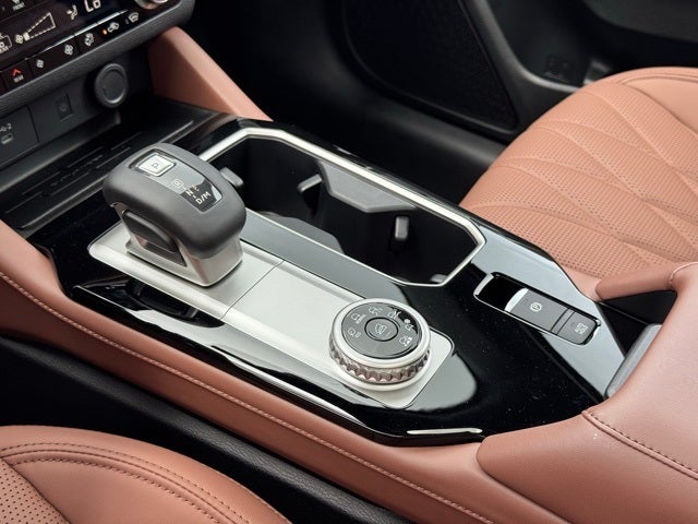 2025 Mitsubishi Outlander Base