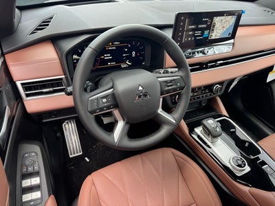 2025 Mitsubishi Outlander Base