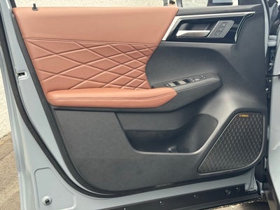 2025 Mitsubishi Outlander Base