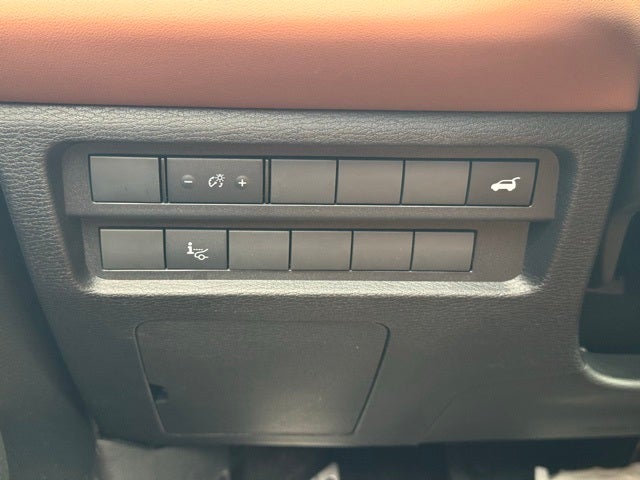 2025 Mitsubishi Outlander Base