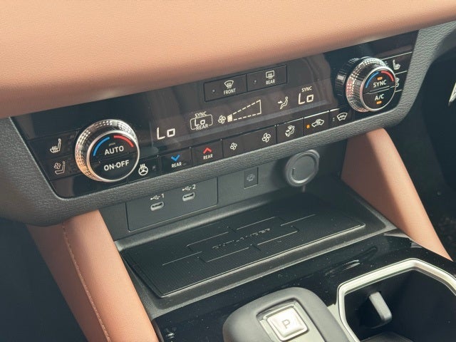 2025 Mitsubishi Outlander Base