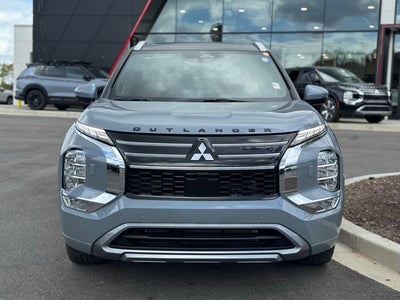 2025 Mitsubishi Outlander Base