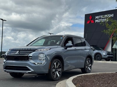 2025 Mitsubishi Outlander Base