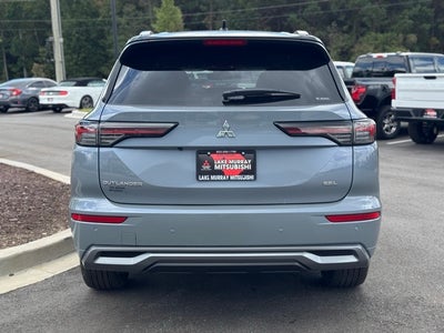 2025 Mitsubishi Outlander Base