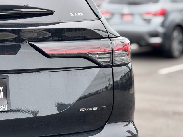 2025 Mitsubishi Outlander Base