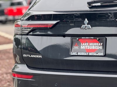 2025 Mitsubishi Outlander Base