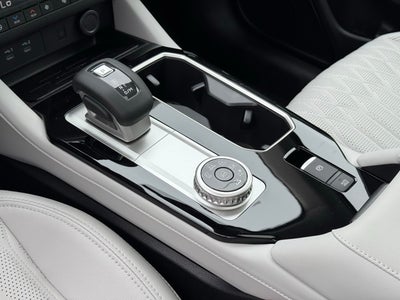 2025 Mitsubishi Outlander Base