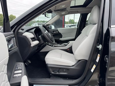 2025 Mitsubishi Outlander Base