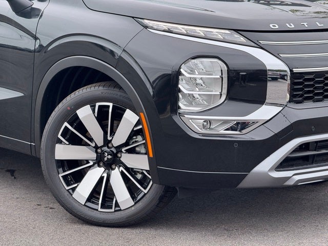 2025 Mitsubishi Outlander Base