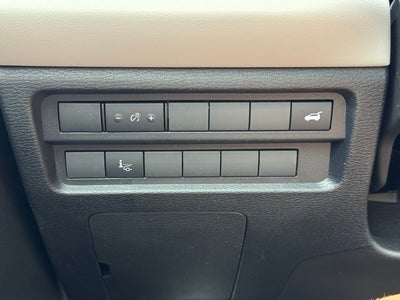 2025 Mitsubishi Outlander Base