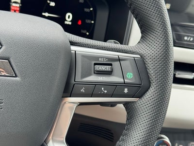 2025 Mitsubishi Outlander Base