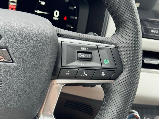 2025 Mitsubishi Outlander Base