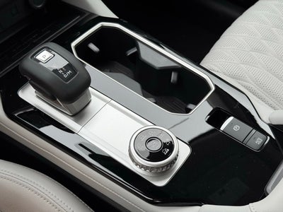 2025 Mitsubishi Outlander Base