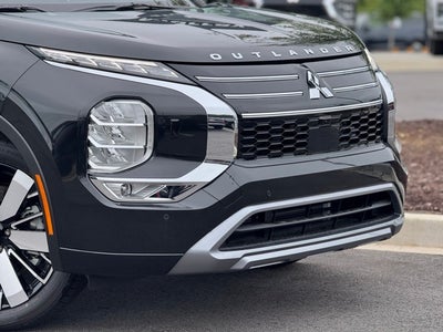 2025 Mitsubishi Outlander Base