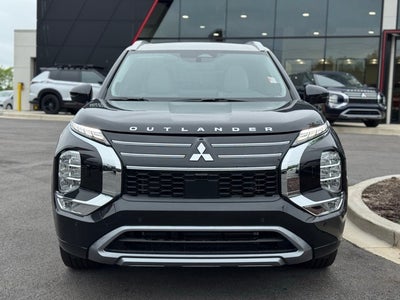 2025 Mitsubishi Outlander Base