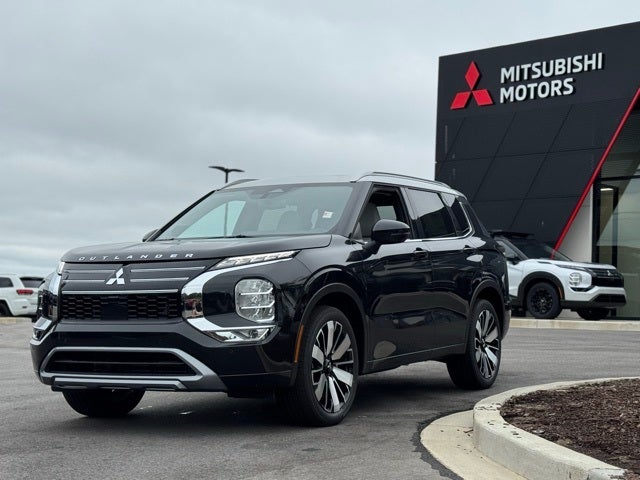2025 Mitsubishi Outlander Base