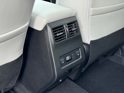 2025 Mitsubishi Outlander Base