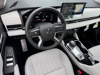 2025 Mitsubishi Outlander Base