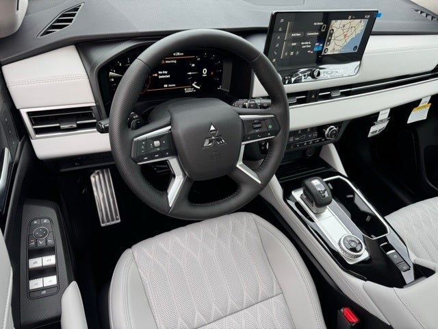 2025 Mitsubishi Outlander Base