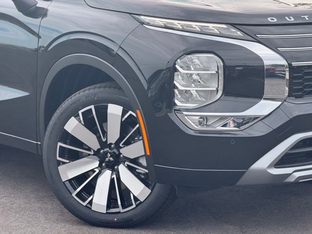 2025 Mitsubishi Outlander Base