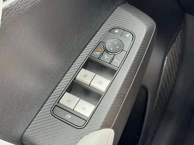 2025 Mitsubishi Outlander Base