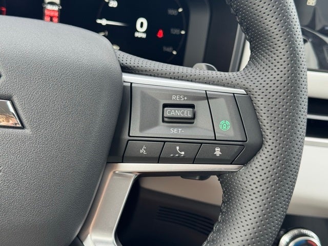 2025 Mitsubishi Outlander Base