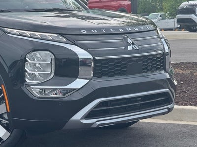 2025 Mitsubishi Outlander Base