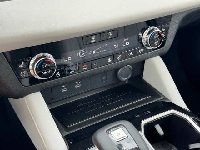 2025 Mitsubishi Outlander Base