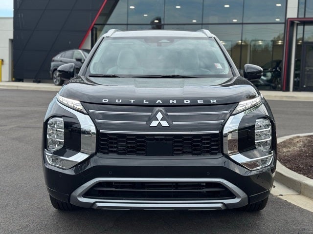 2025 Mitsubishi Outlander Base