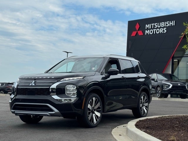 2025 Mitsubishi Outlander Base