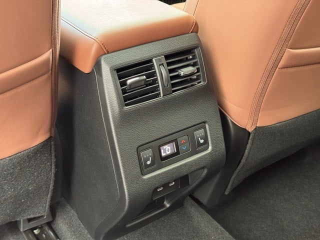 2025 Mitsubishi Outlander Base