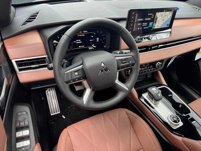 2025 Mitsubishi Outlander Base