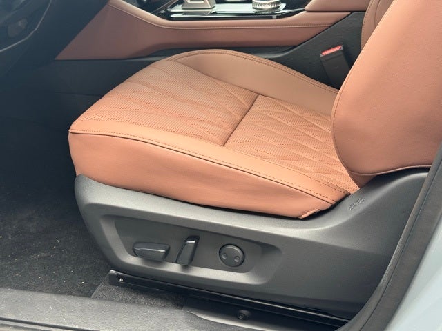 2025 Mitsubishi Outlander Base