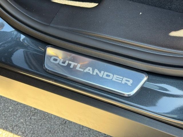 2026 Mitsubishi Outlander Base