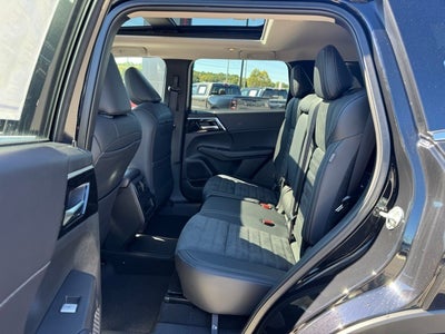 2025 Mitsubishi Outlander PHEV Base