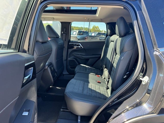 2025 Mitsubishi Outlander PHEV Base