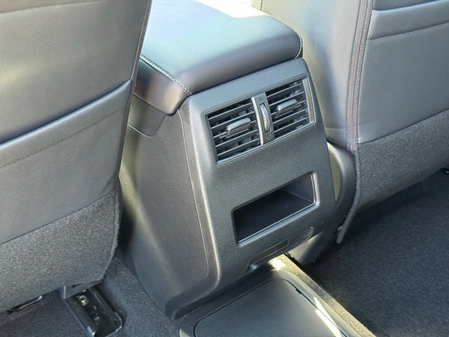 2025 Mitsubishi Outlander PHEV Base