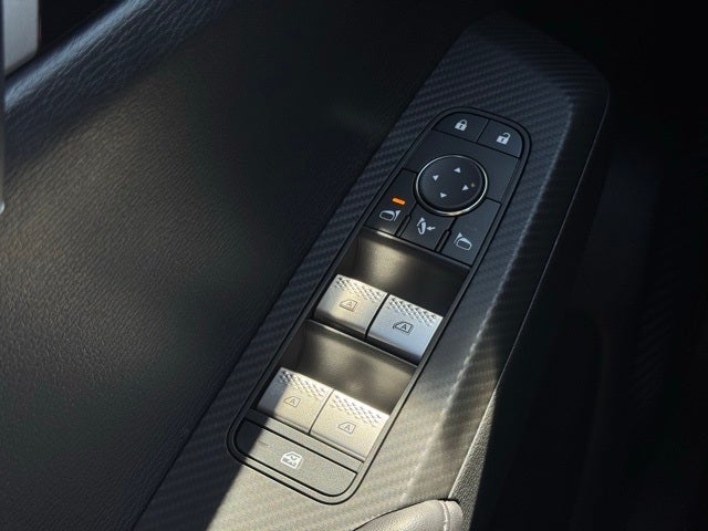 2025 Mitsubishi Outlander PHEV Base