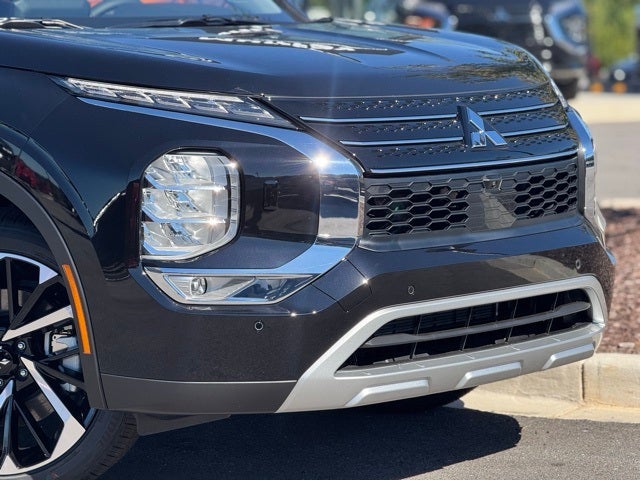 2025 Mitsubishi Outlander PHEV Base