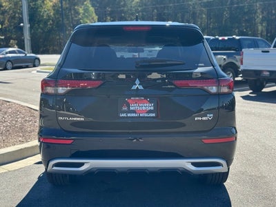 2025 Mitsubishi Outlander PHEV Base