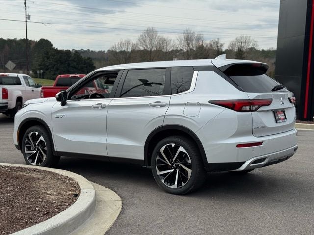 2025 Mitsubishi Outlander PHEV Base