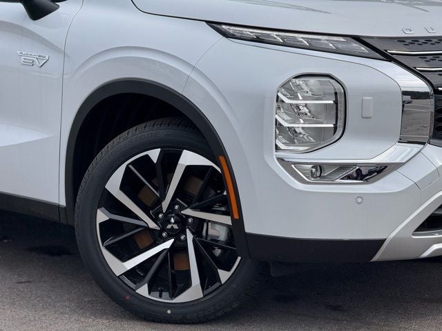 2025 Mitsubishi Outlander PHEV Base