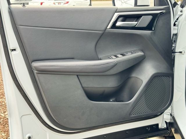 2025 Mitsubishi Outlander PHEV Base